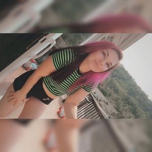 Meet your Posher, Crystal